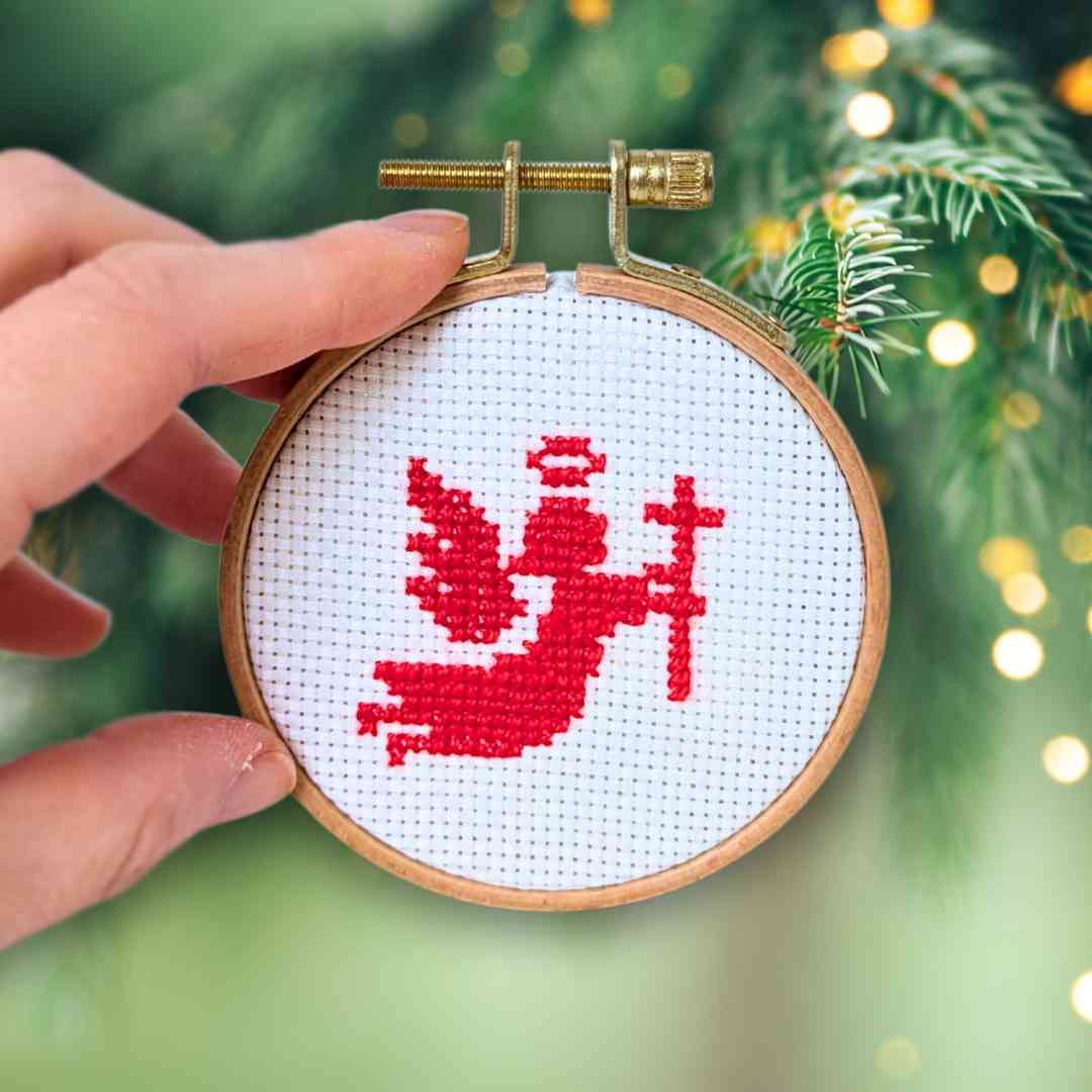 Free Christmas Angel Cross Stitch Pattern: Easy Holiday Craft For in Free Printable Cross Stitch Patterns Angels